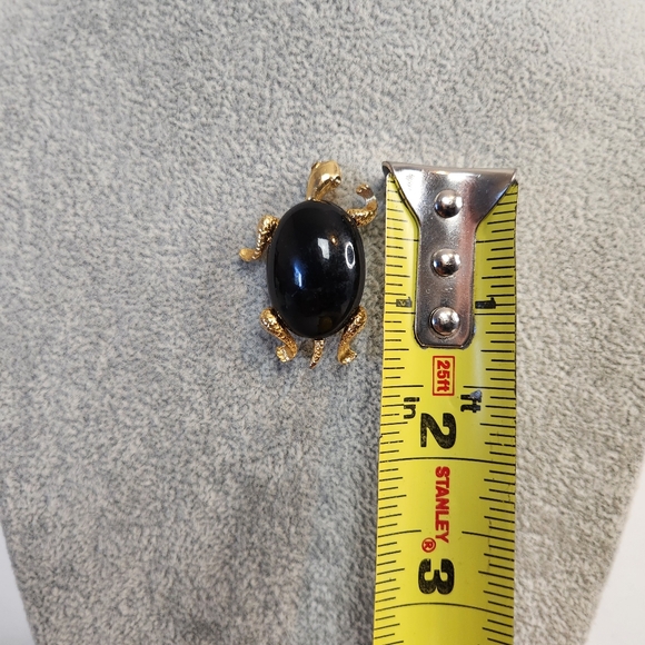 Vintage 1970s Gold Tone Turtle Brooch Pin Black Bead Shell Costume Jewelry 70s - Picture 5 of 5